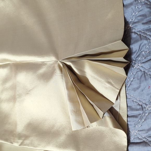 Stunning silk gold skirt suit. Talbots 10 - Picture 3 of 7